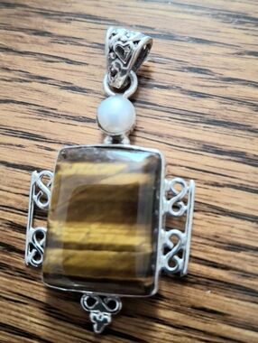 Pendant Tiger Eye Square And Pearl Accent Set In Sterling Silver